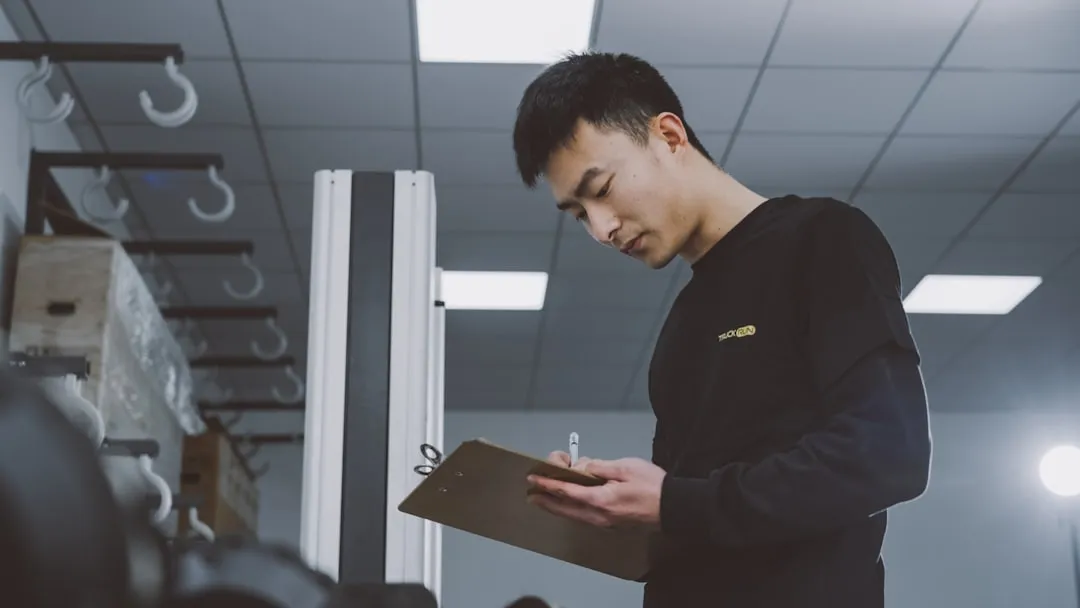 Manipulation sécurisée des résines chimiques pour le chemisage de canalisations